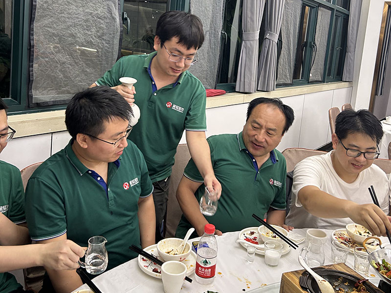 团队聚餐